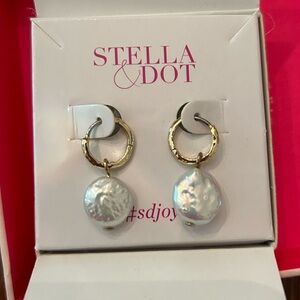 Brand new Stella and dot pearl and gold earrings